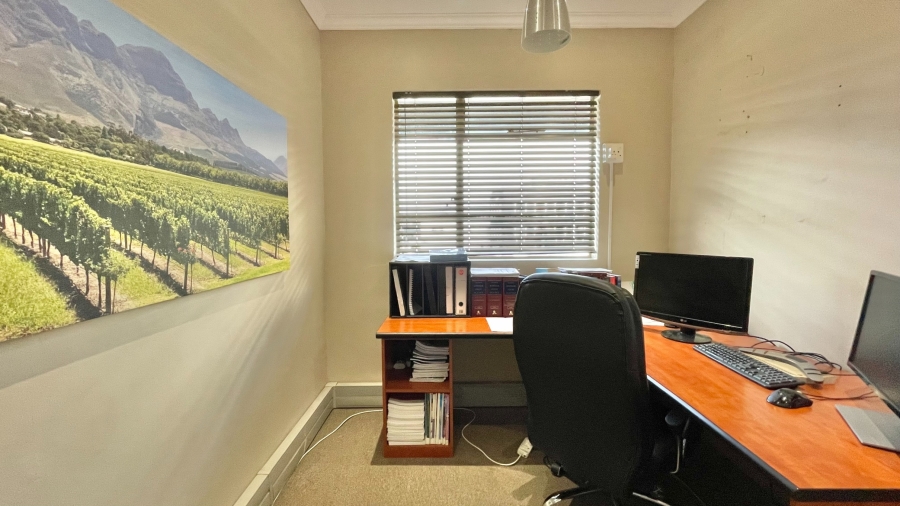 To Let commercial Property for Rent in Lionviham Western Cape